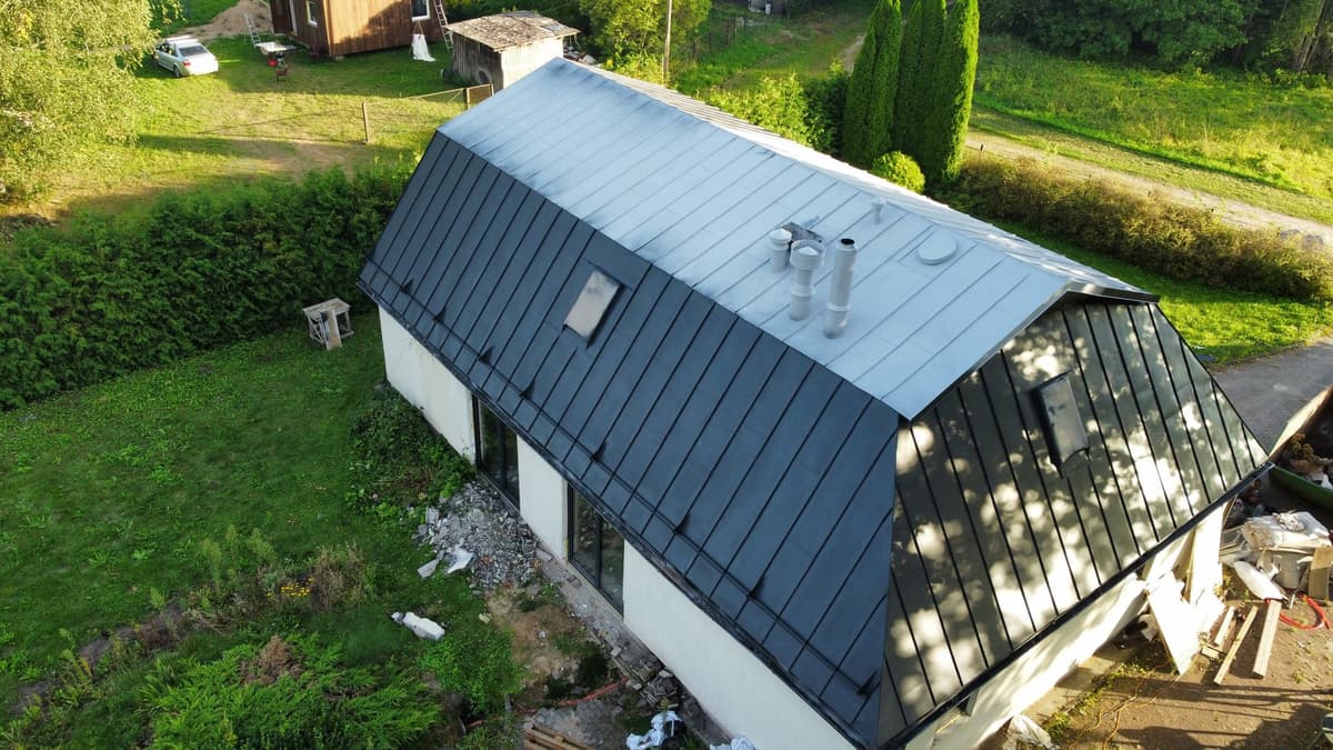 Roof Painting: When and How to Repaint a Metal Roof